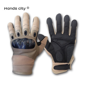 HANDS CITY WAR-007