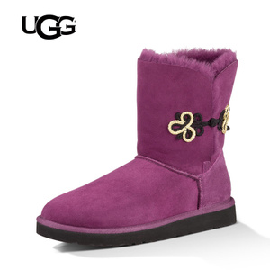 UGG ASTR